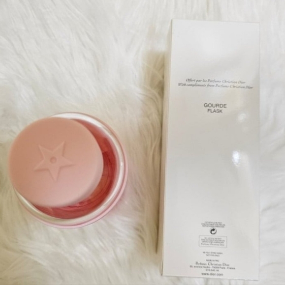 Dior Bottle Pink - Picture 3 of 7